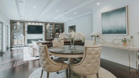 What is Hamptons style decor